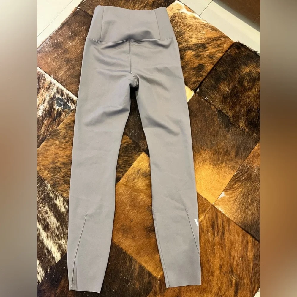 Vuori Evolve Uplift Leggings Smoke - Picture 3 of 6